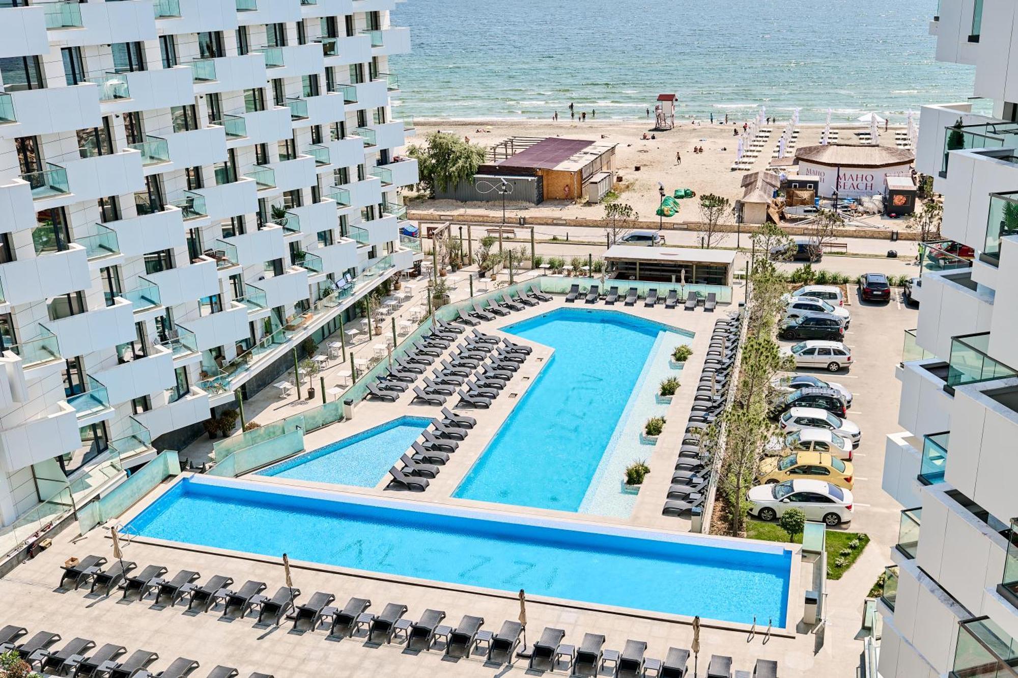 Crystal Beach - Infinity Pool & Spa Resort Нэводари Экстерьер фото