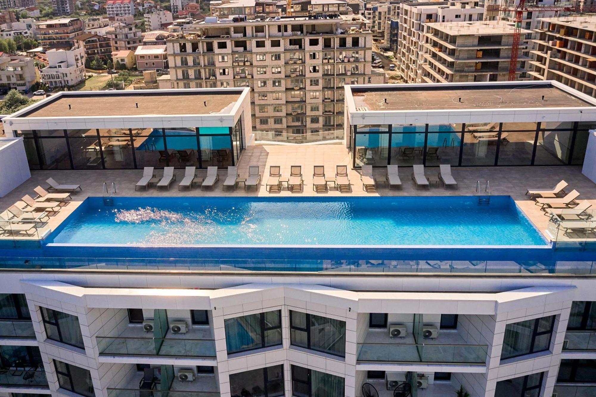 Crystal Beach - Infinity Pool & Spa Resort Нэводари Экстерьер фото